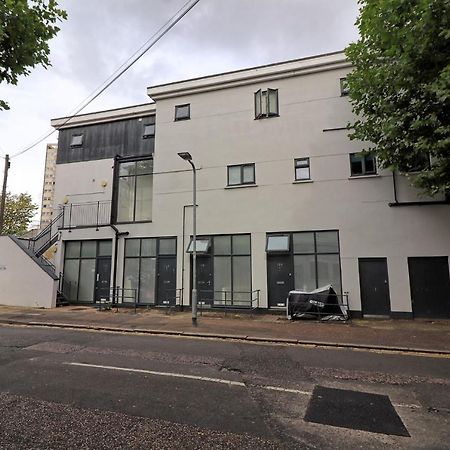 Stylish & Modern Apartment - Southend Stays Exterior photo